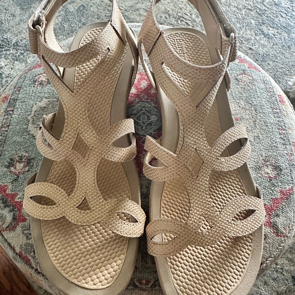 BARETRAPS SANDALS SZ 10 Neural Tan NWOT BEAUTIFUL FEMININE STYLE SZ 10